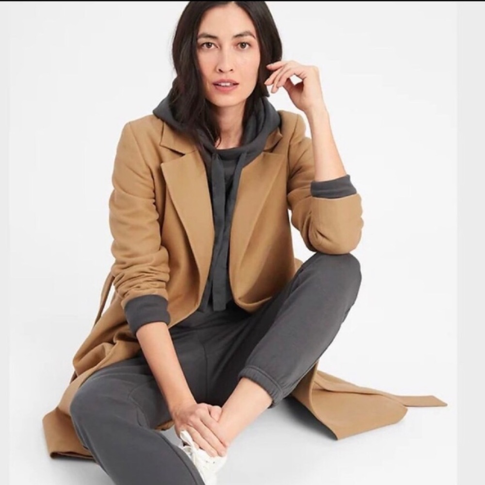 🎉NEW ⭐️🎉HOST PICK! 🤩⭐️🎉 Banana Republic Twill Trench Coat- Camel Color SZ L - Picture 2 of 9